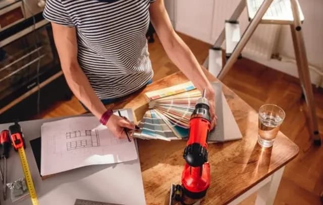 Pequenas renovações de verão: 5 projetos DIY para transformar a casa nas férias